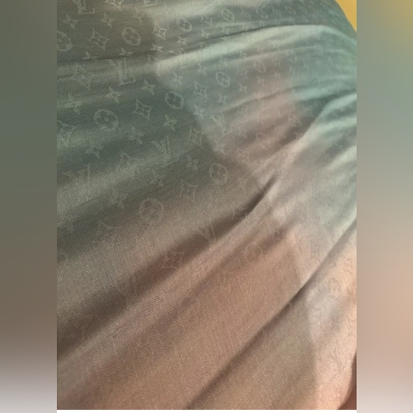 ***SOLD*** Louis Vuitton X Alex Israel Pink Blue Ombré Gradient Shawl - Picture 5 of 6